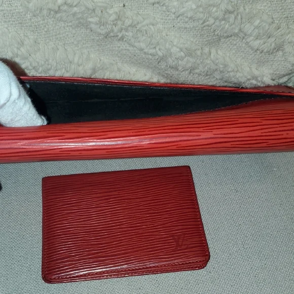 Louis Vuitton Red Epi Leather Clutch & Card Case Set - Picture 7 of 15